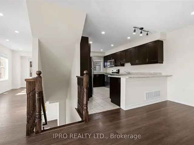 Mattamy Townhouse Updated Kitchen Corner Unit 3 Beds