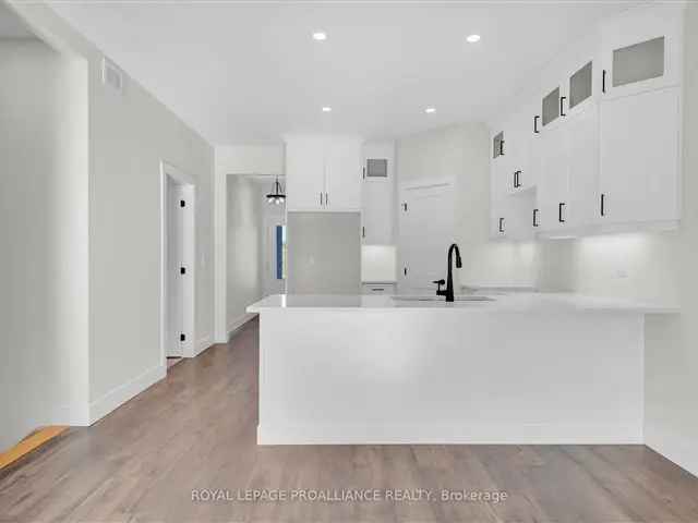 Townhouse For Sale in Stirling-Rawdon, Ontario