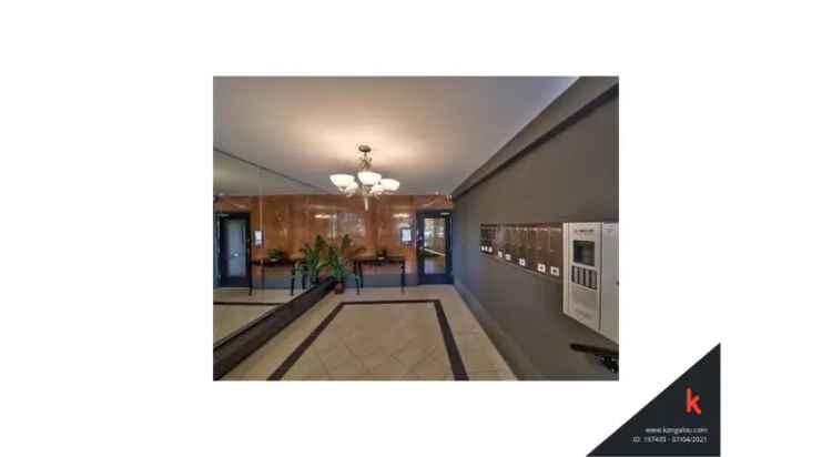 Condo For Rent in Westmount, Quebec