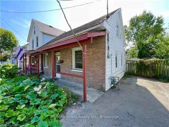 Affordable Detached Home Near Downtown Amenities