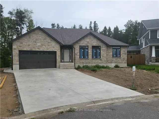 New 4-Bedroom Home Near Kincardine Trail System