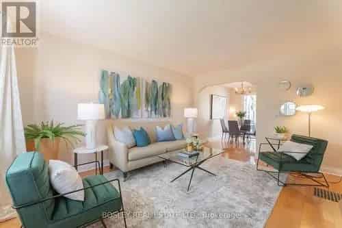 2-Bedroom Semi-Detached House for Sale in Leaside Toronto