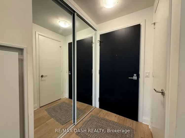 Rent Luxurious 1 Bed Plus Den Condo in Yorkville with Modern Features