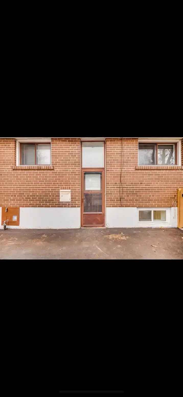 2 Bedroom 1 Bath Furnished Basement Unit Near Don Mills