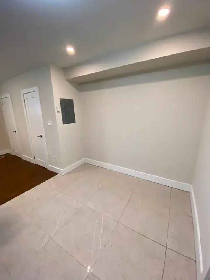 BACHELOR FOR RENT - EGLINTON/KEELE