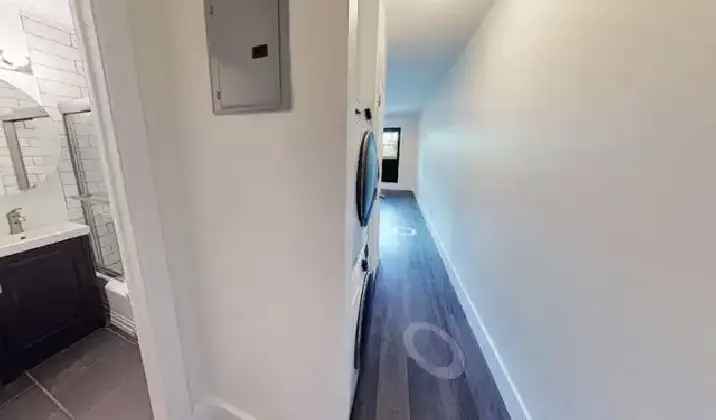 Newly Renovated Studio in Cote-des-Neiges for $1270/mois