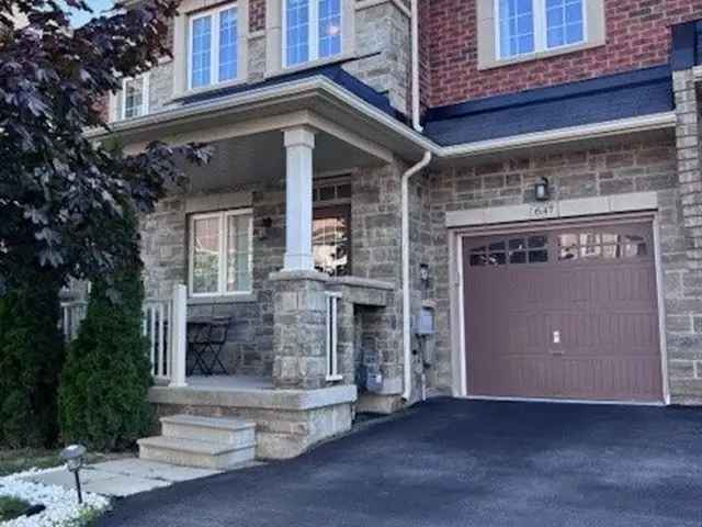 Townhouse For Sale in Milton, Ontario