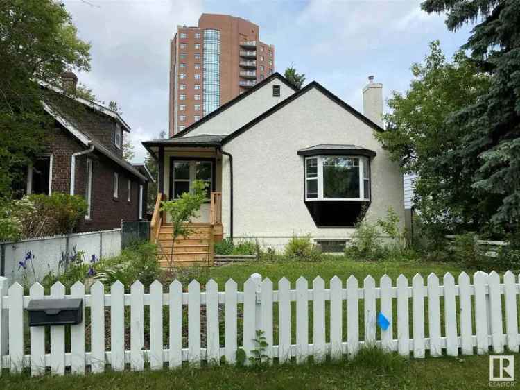 Old Strathcona Bungalow 2+2 Beds 2 Kitchens Updated