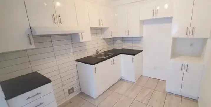 Renovated 4 1 2 Rosemont Apartments Available