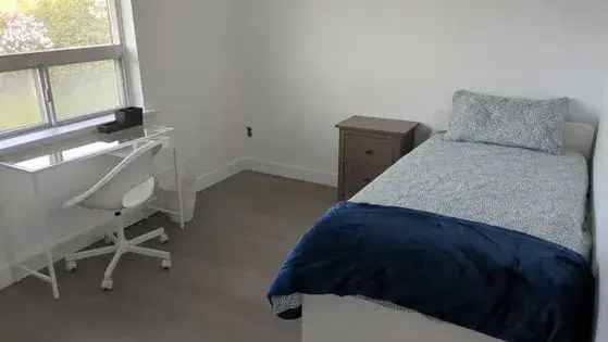 1 room house of 299 m² in Toronto