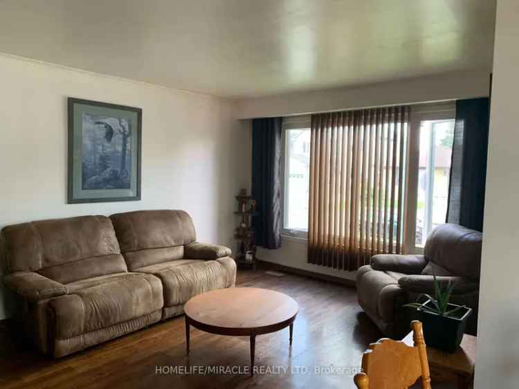 House For Sale in Toronto, Ontario