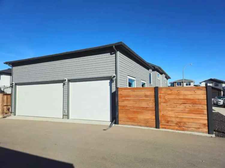 House For Sale in Lethbridge, Alberta