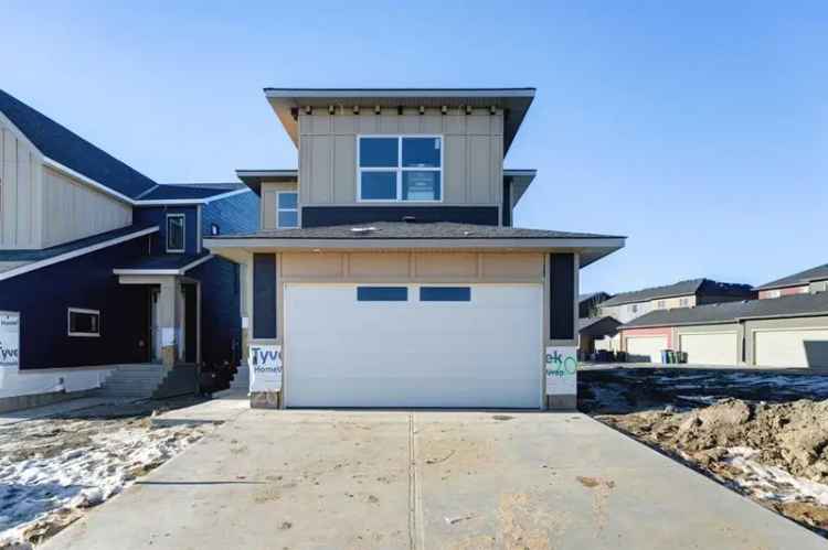 House For Sale in Town of Cochrane, Alberta