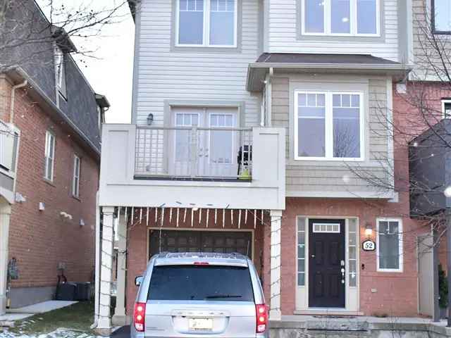 Stunning 3-Level Townhouse in Milton - Modern Living