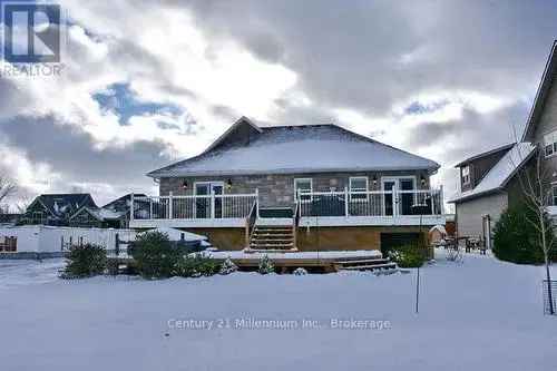 Custom Raised Bungalow For Sale in Collingwood Ontario with Hot Tub