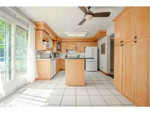 House For Sale In Barrie, Ontario