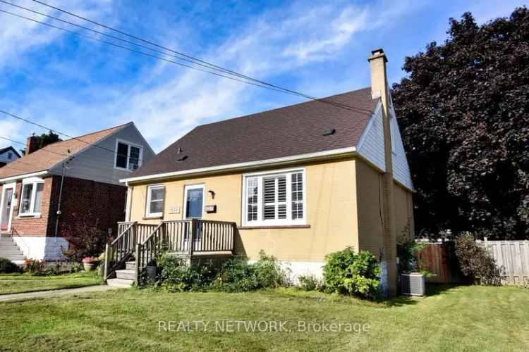 House For Sale in Hamilton, Ontario