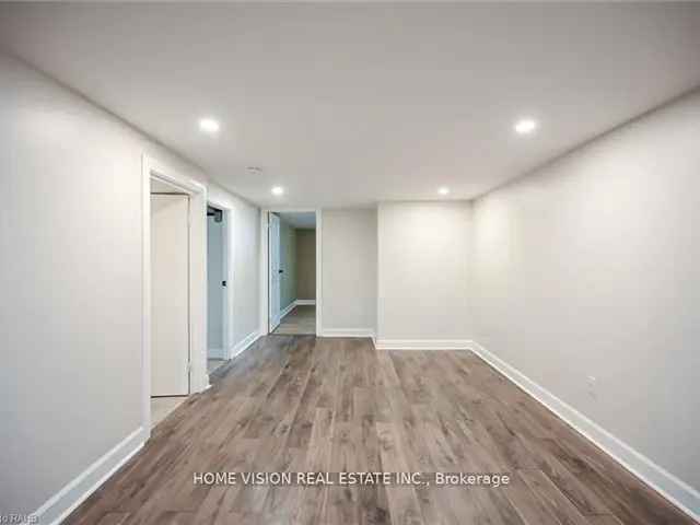 House For Sale in Hamilton, Ontario