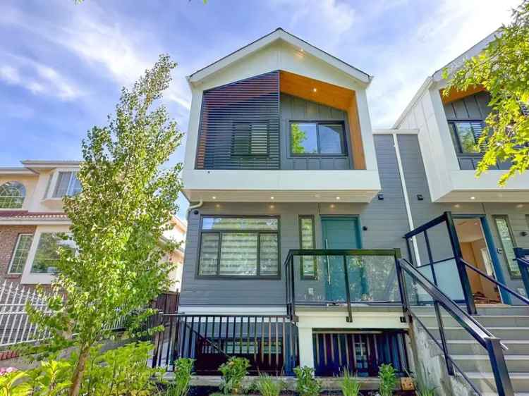 Duplex For Sale in Vancouver, British Columbia