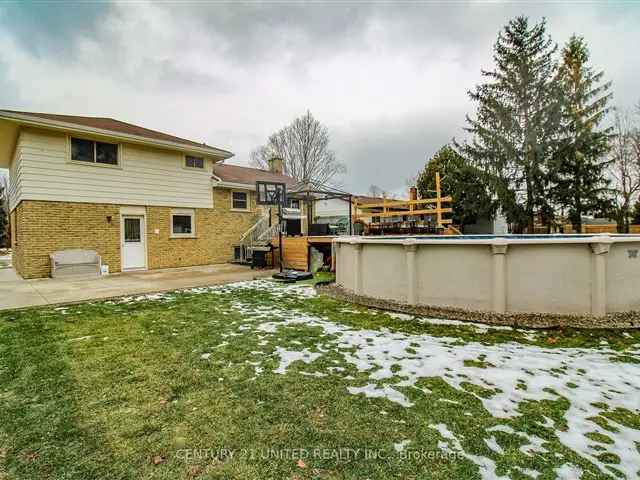 House For Sale in Peterborough, Ontario