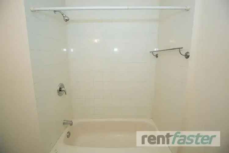 3 1 Bedroom Bungalow in Lakeview - Move In Ready