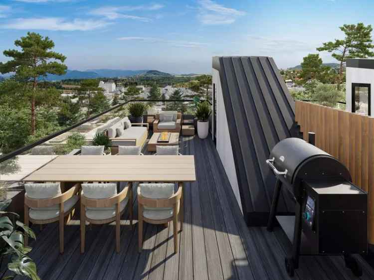 House For Sale in Vancouver, British Columbia