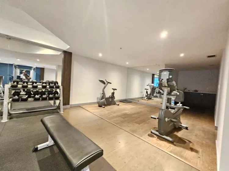 Surrey City Centre 2-Bed 2-Bath Corner Unit - SkyTrain Access