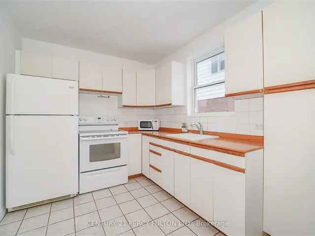 House For Sale in Toronto, Ontario