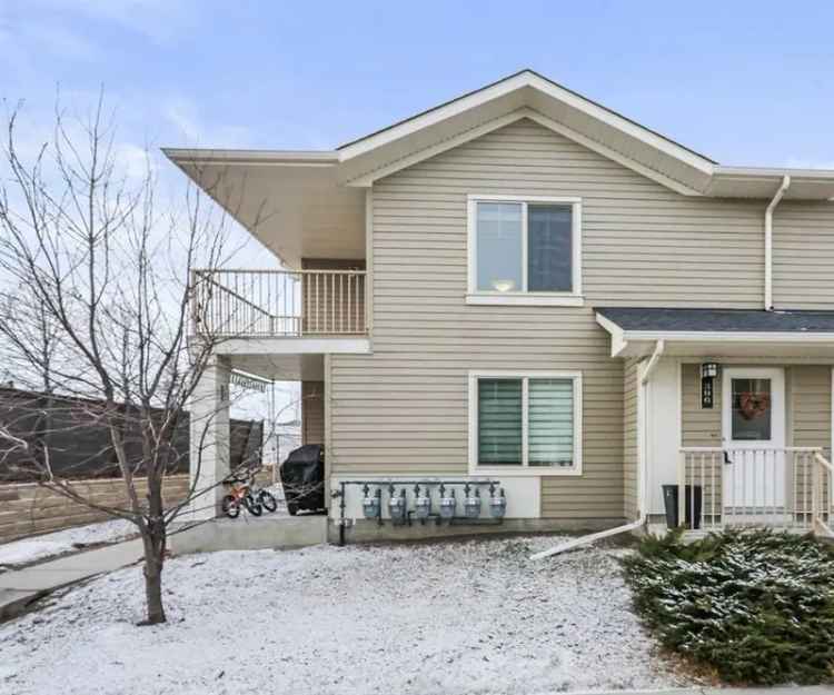 House For Sale in Calgary, Alberta