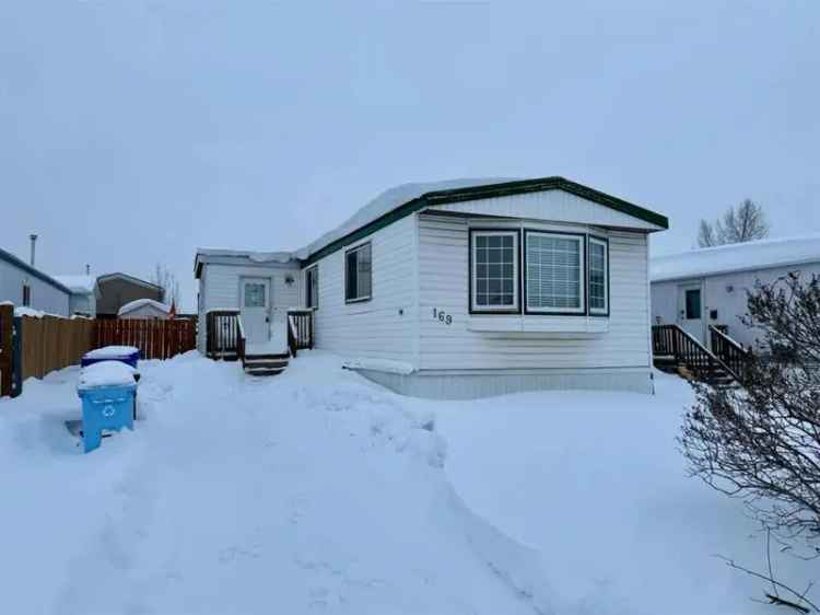 3-Bedroom Mobile Home in Cartier Park