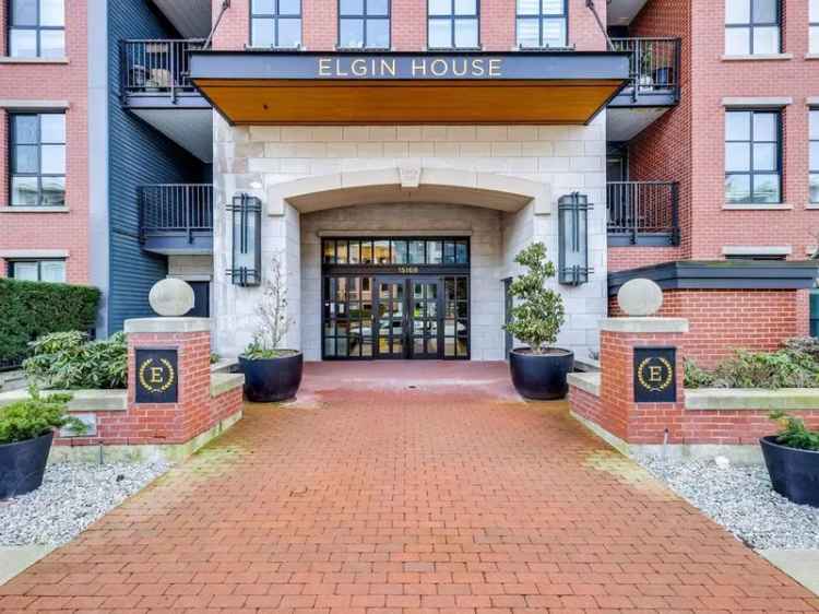 Condo For Sale in Surrey, British Columbia