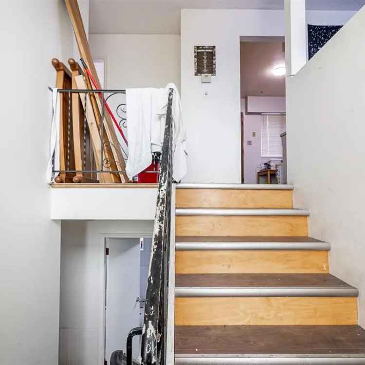 3 Bed 2 Bath House in Annieville - Spacious Backyard and Suite Potential