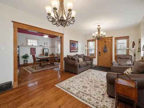 Charming 4-Bedroom Character Home near River Valley
