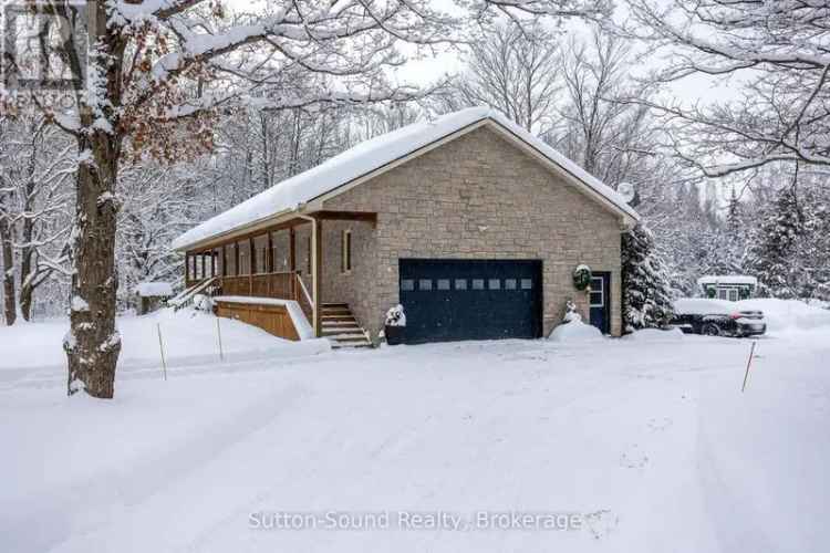 5-Bedroom Stone Bungalow near Francis Lake