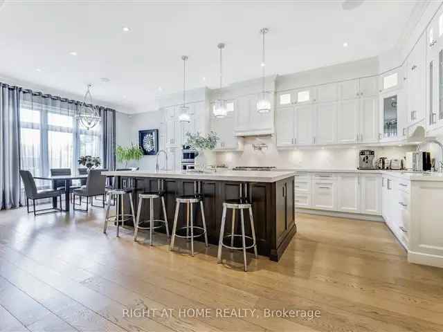 House For Sale in Mississauga, Ontario