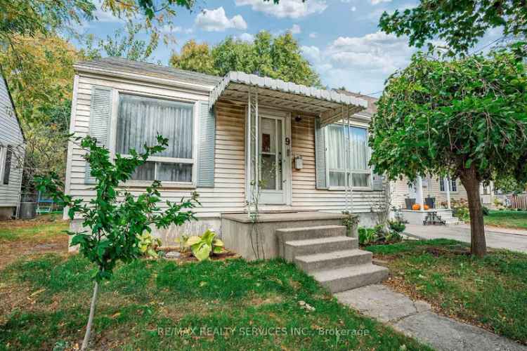 House For Sale in Toronto, Ontario