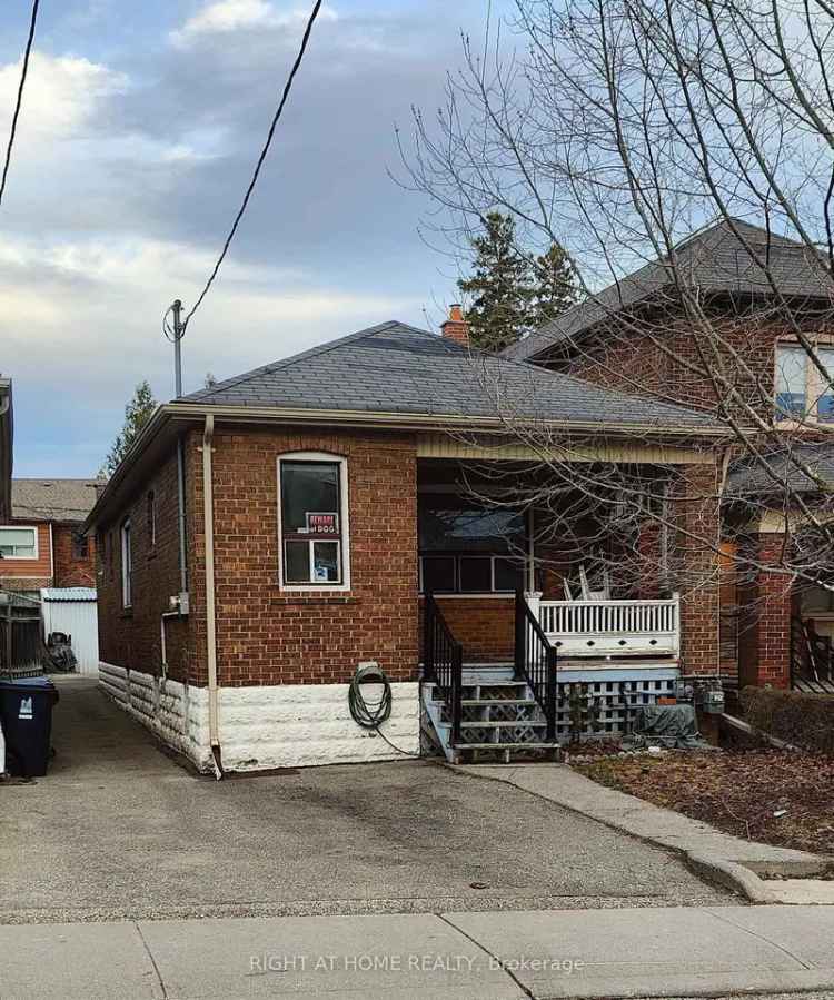 Humewood-Cedarvale Family Home - Renovator's Dream