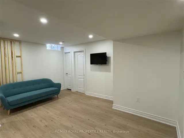 Modern Freehold Townhouse Basement in Markham