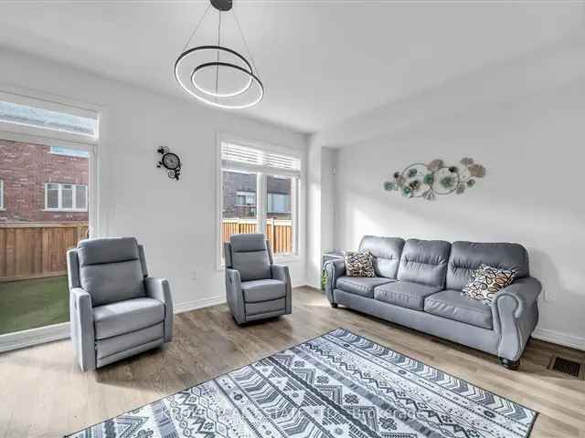 Stunning Semi-Detached Home 1714 Sq Ft Move In Ready