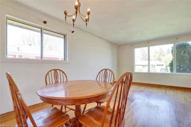 3 Bedroom Bungalow 2200 Sqft 60x120 Lot Carport Garage