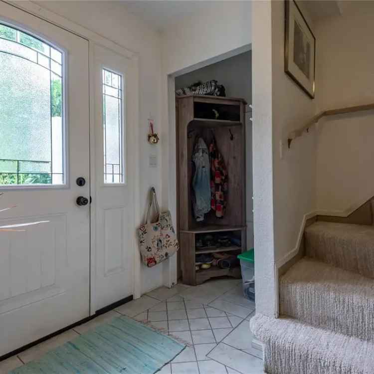 3-Bedroom Townhouse in Gold River Downtown