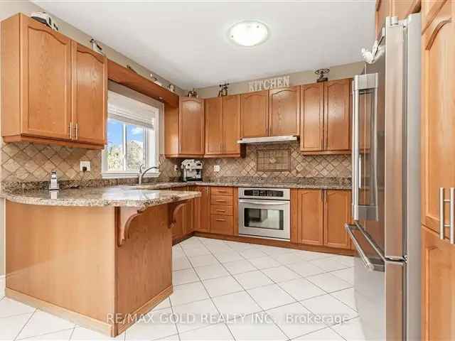 4 1 Bedroom Home Finished Basement 3 Washrooms Hardwood Floors