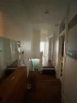 Ossington/Queen w, JAN1,$2800,2br,den,deck,AC,over shop,large