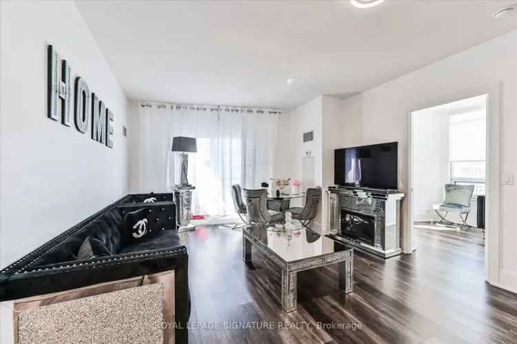 Condo For Sale in Mississauga, Ontario