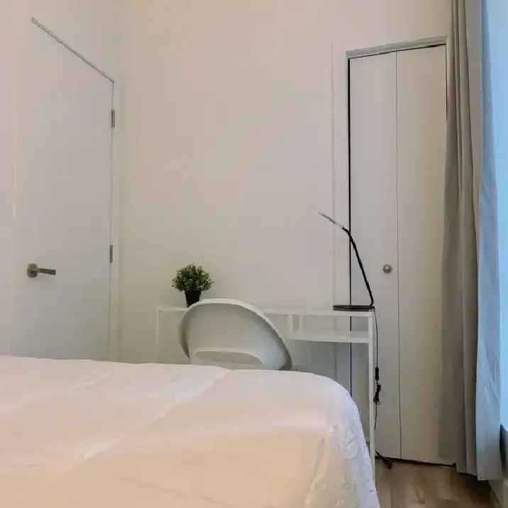 Private Room Downtown Montreal Near McGill Concordia