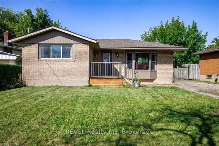 3-Bedroom Bungalow  Family-Friendly Neighborhood Updated Renovated