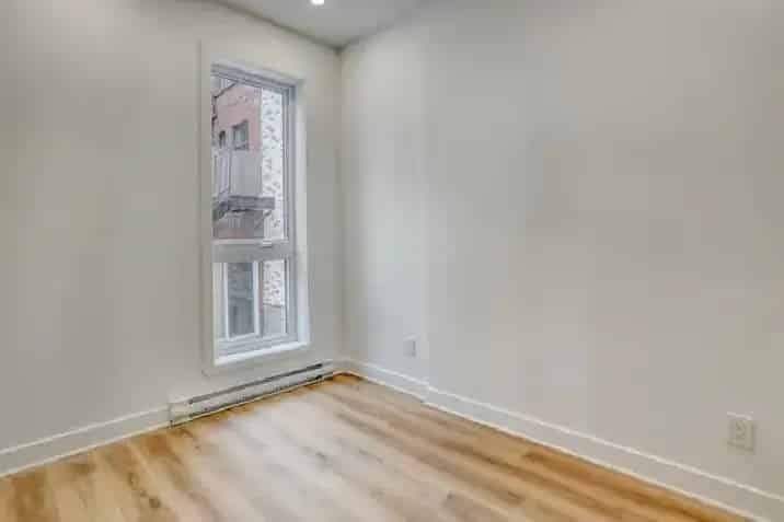 Fully Renovated 6 1/2 Apartment in Southwest Montreal