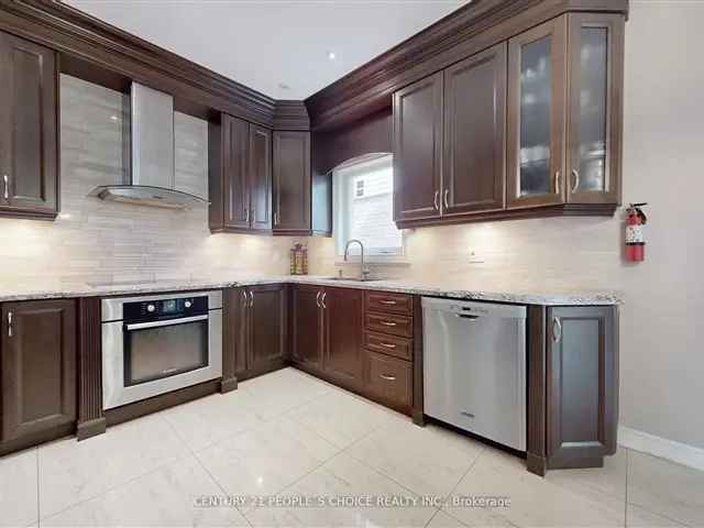 House For Sale in Richmond Hill, Ontario