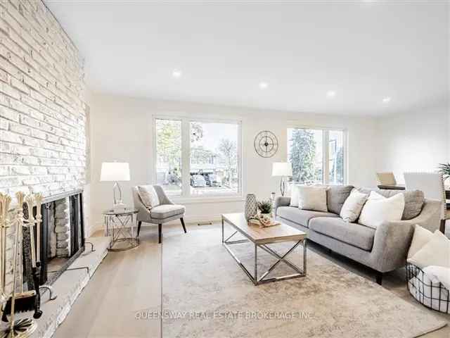 House For Sale in Oakville, Ontario