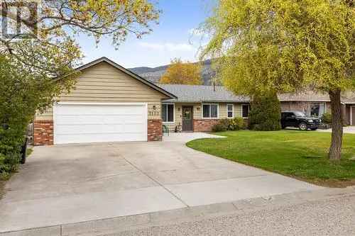 4-Bedroom Family Home with Pool in Shannon Lake